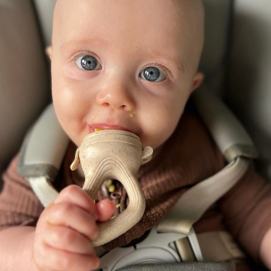 When to start weaning a baby?